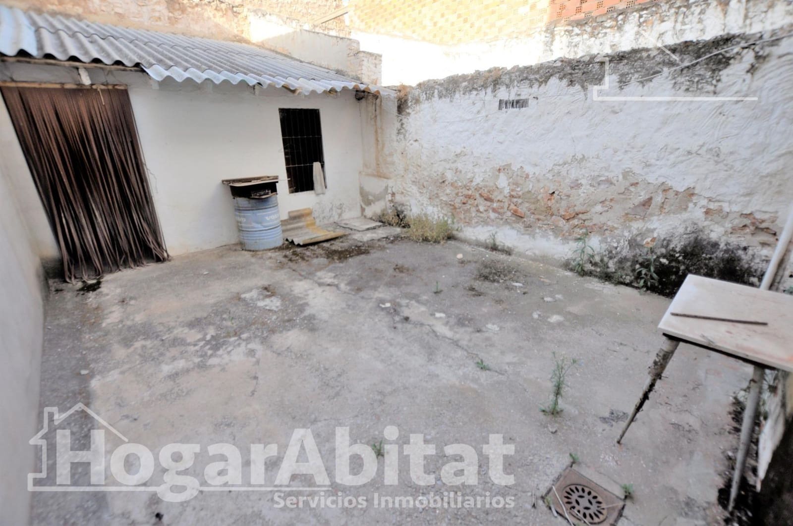 4 bedroom Townhouse for sale in La Pobla de Vallbona with garage - € 330,000 (Ref: 9934273)