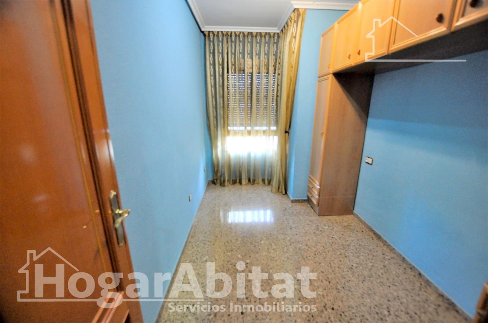 4 bedroom Townhouse for sale in La Pobla de Vallbona with garage - € 330,000 (Ref: 9934273)