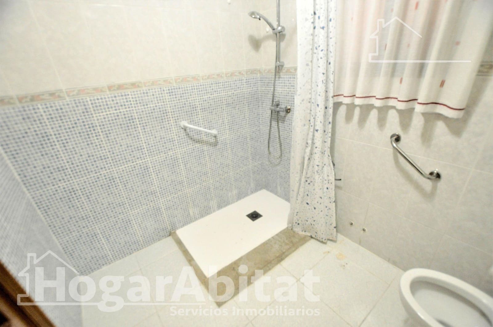 4 bedroom Townhouse for sale in La Pobla de Vallbona with garage - € 330,000 (Ref: 9934273)