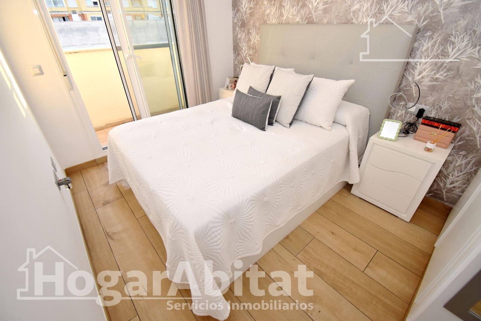 2 soveværelse Penthouse til salg i Castello de la Plana med garage - € 239.900 (Ref: 9936448)