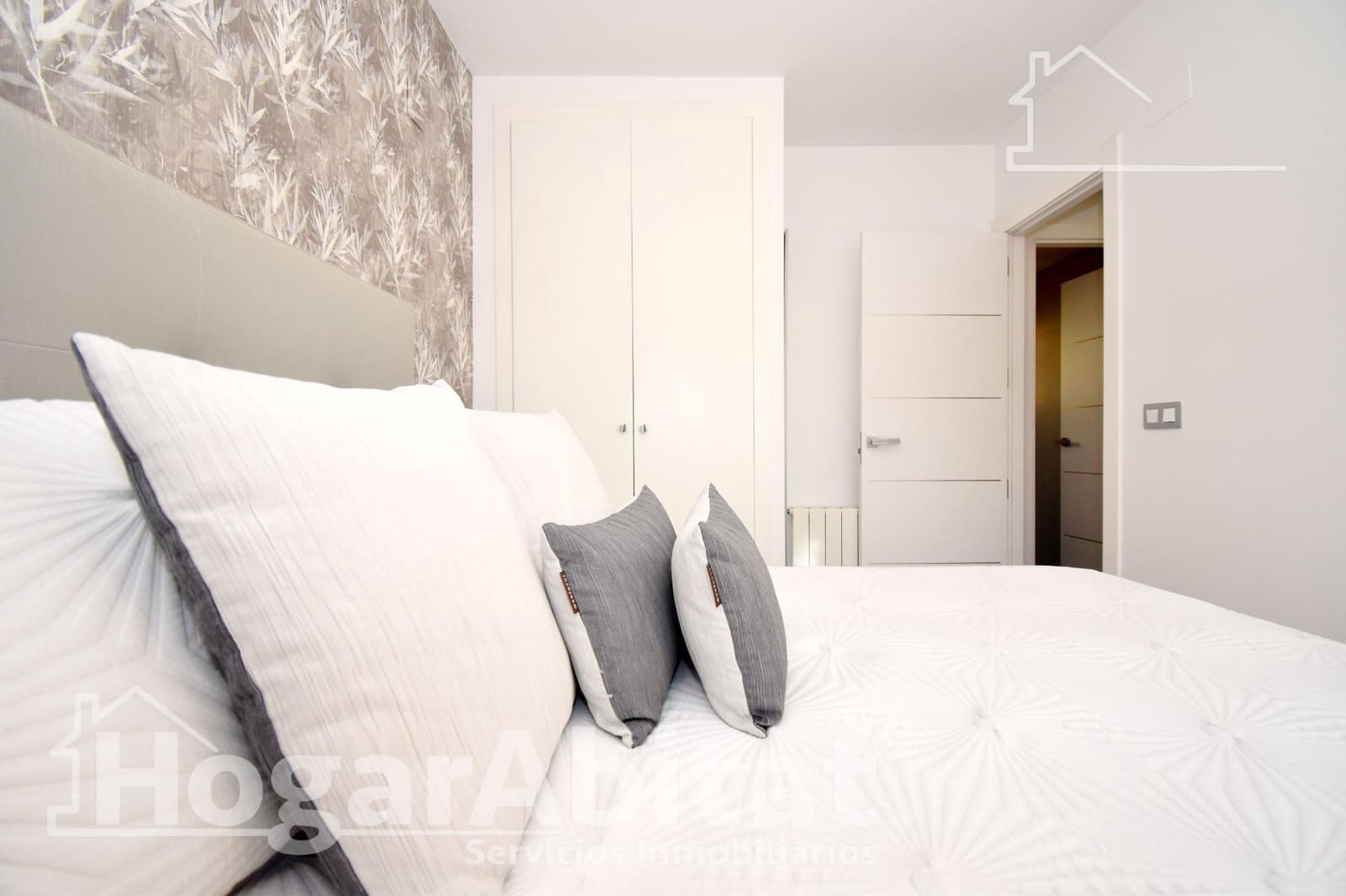 2 soveværelse Penthouse til salg i Castello de la Plana med garage - € 239.900 (Ref: 9936448)