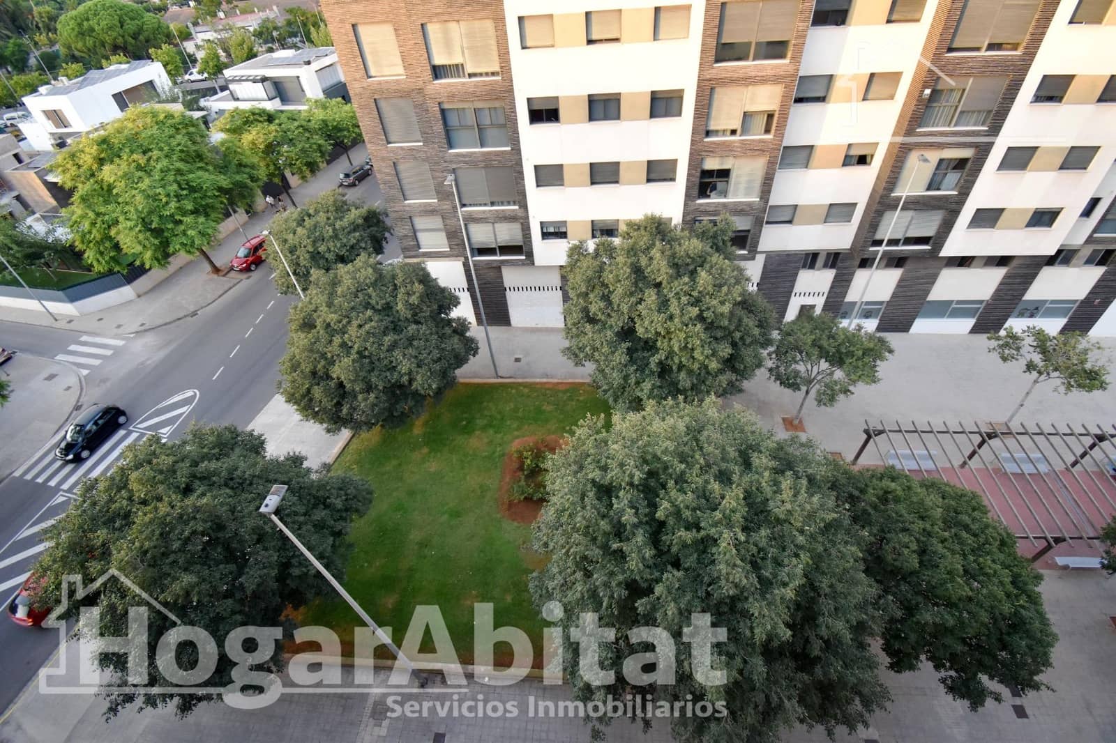 2 soveværelse Penthouse til salg i Castello de la Plana med garage - € 239.900 (Ref: 9936448)