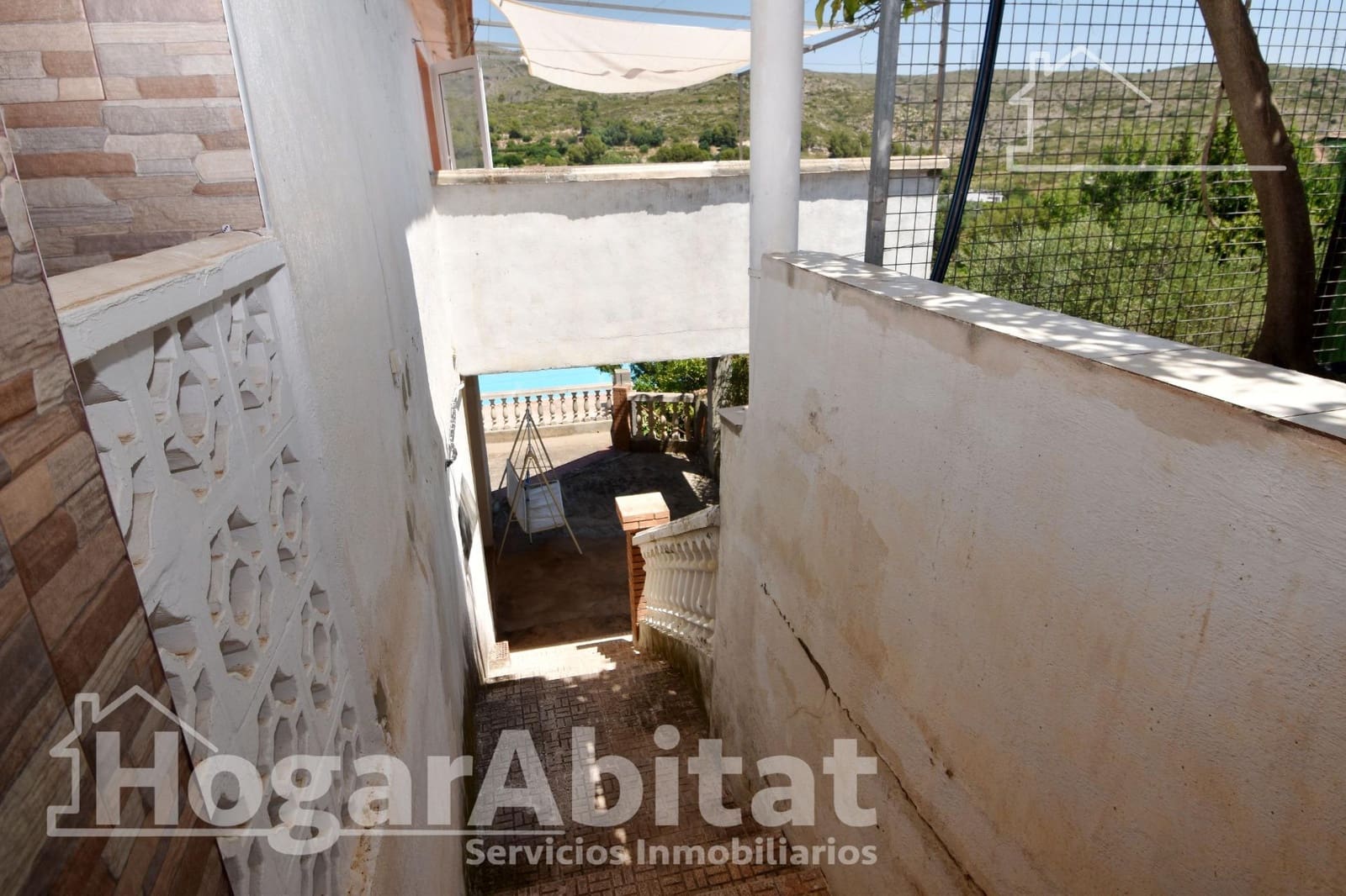 4 bedroom Villa for sale in Carlet with pool garage - € 125,000 (Ref: 9938266)