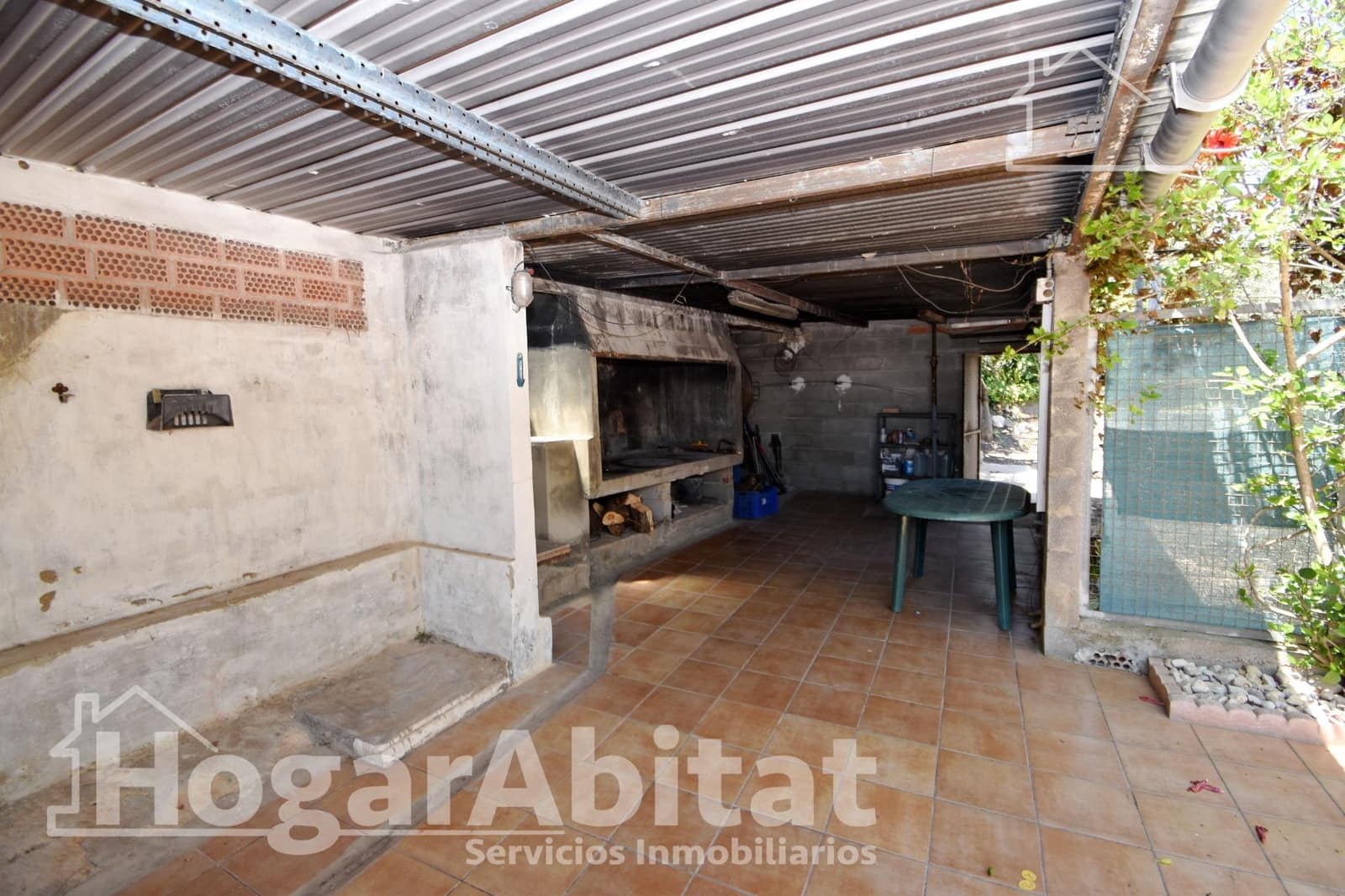 4 bedroom Villa for sale in Carlet with pool garage - € 125,000 (Ref: 9938266)