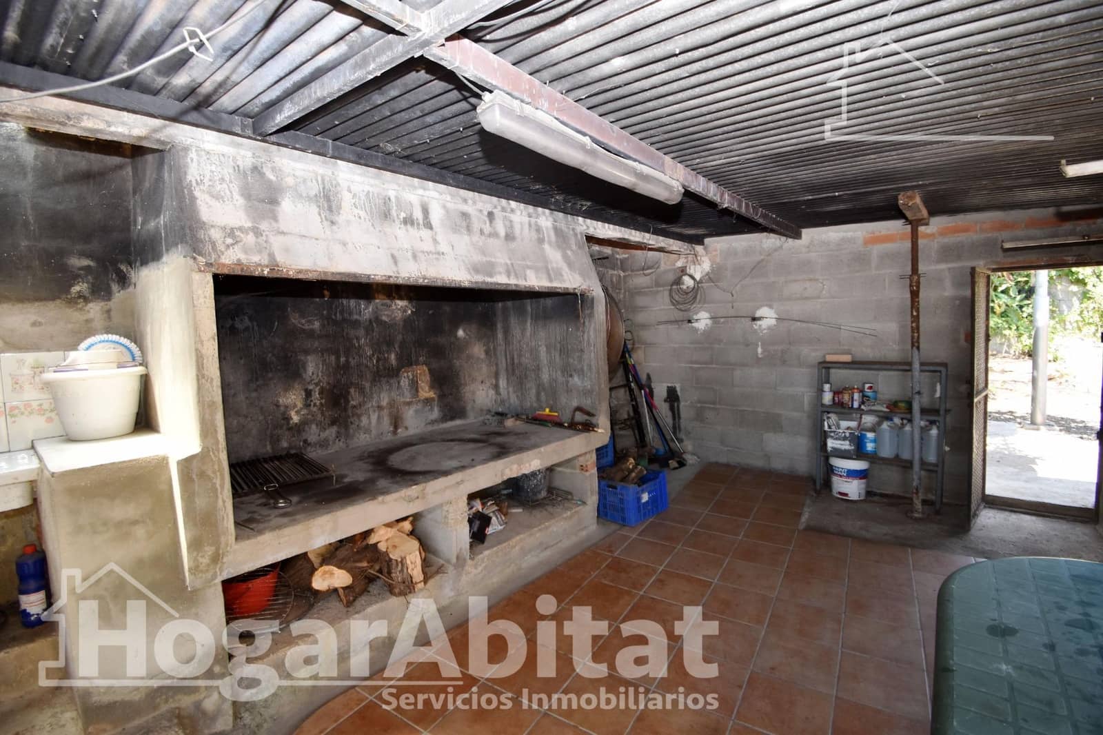 4 bedroom Villa for sale in Carlet with pool garage - € 125,000 (Ref: 9938266)
