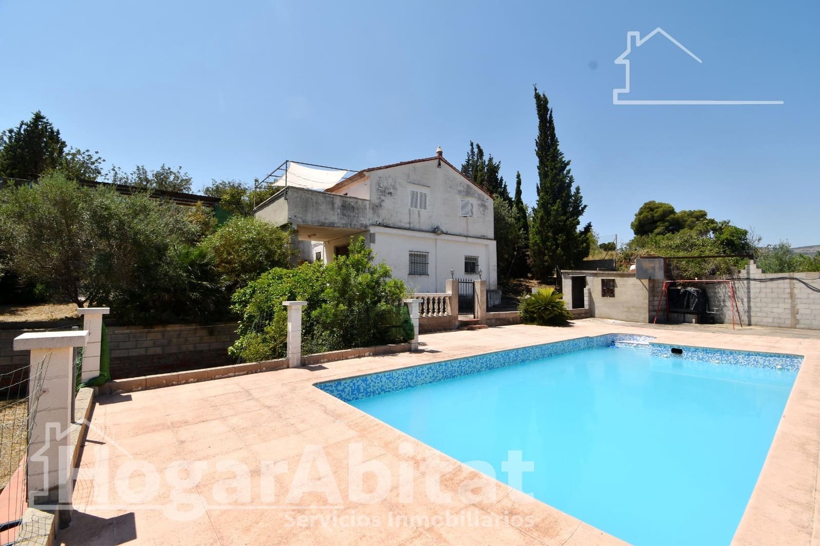 4 bedroom Villa for sale in Carlet with pool garage - € 125,000 (Ref: 9938266)