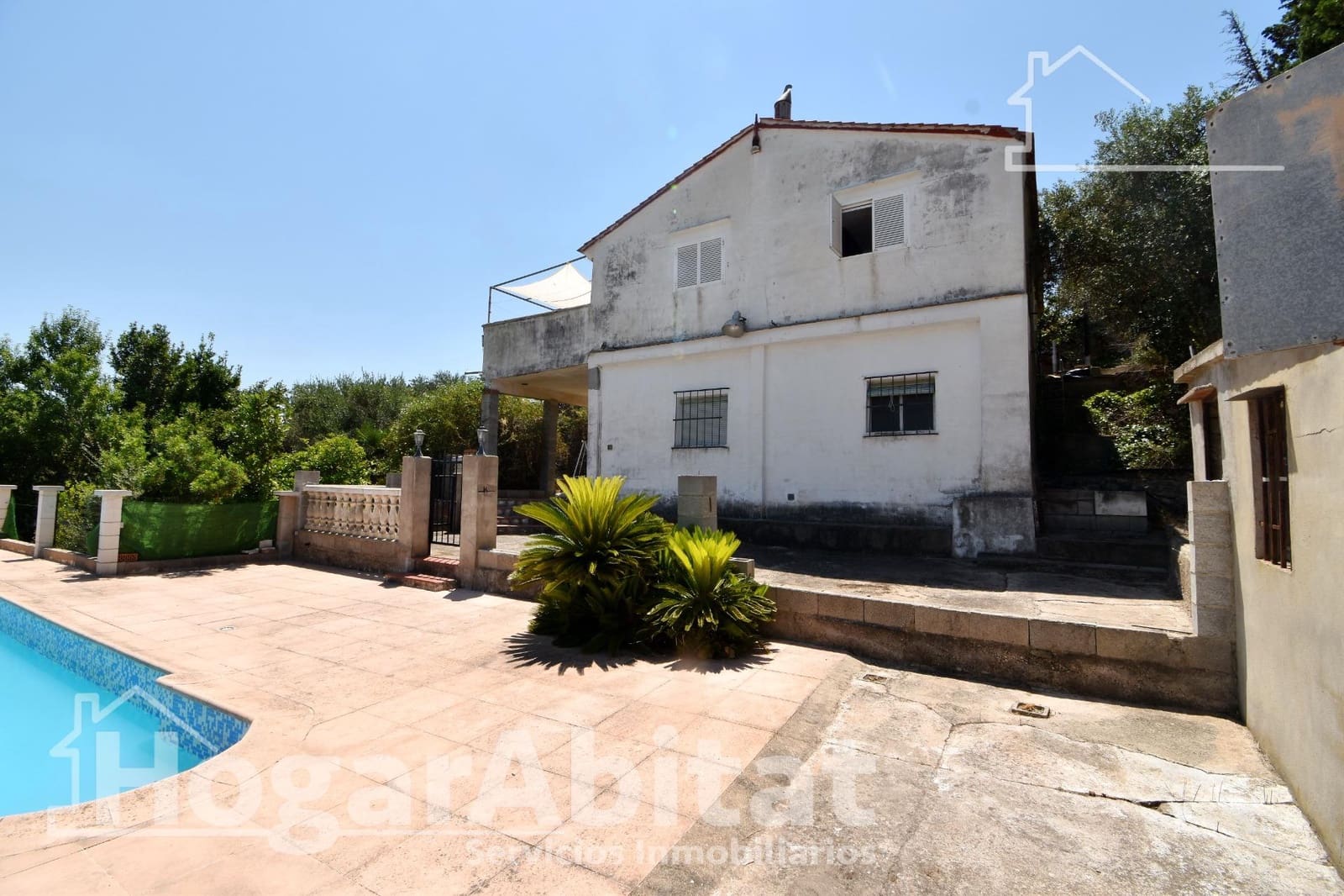 4 bedroom Villa for sale in Carlet with pool garage - € 125,000 (Ref: 9938266)