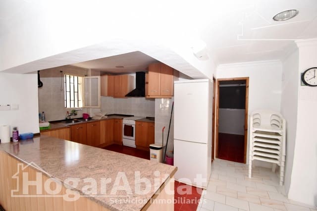 4 soveværelse Villa til salg i Carlet med swimmingpool garage - € 125.000 (Ref: 9938266)