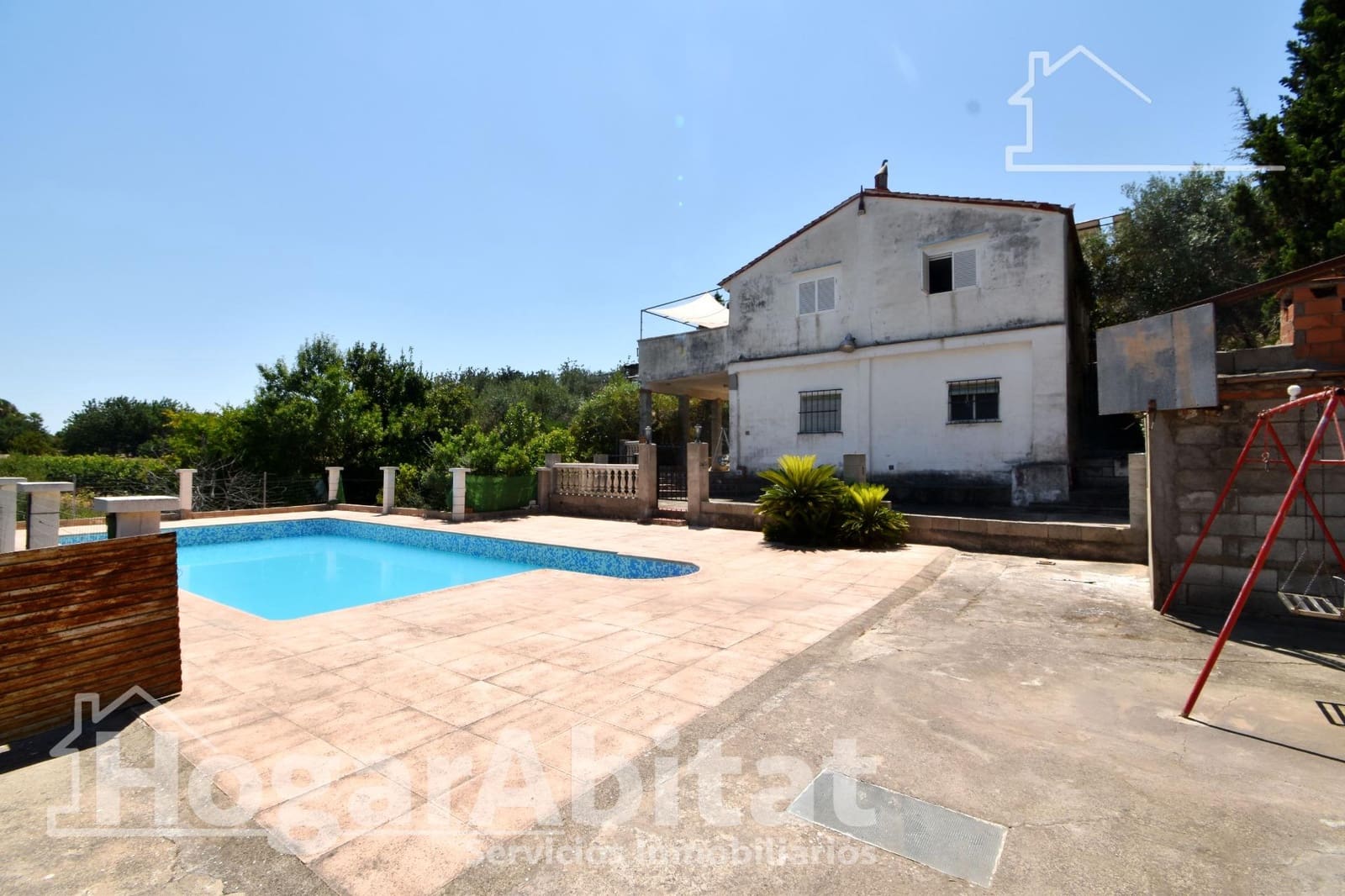 4 bedroom Villa for sale in Carlet with pool garage - € 125,000 (Ref: 9938266)