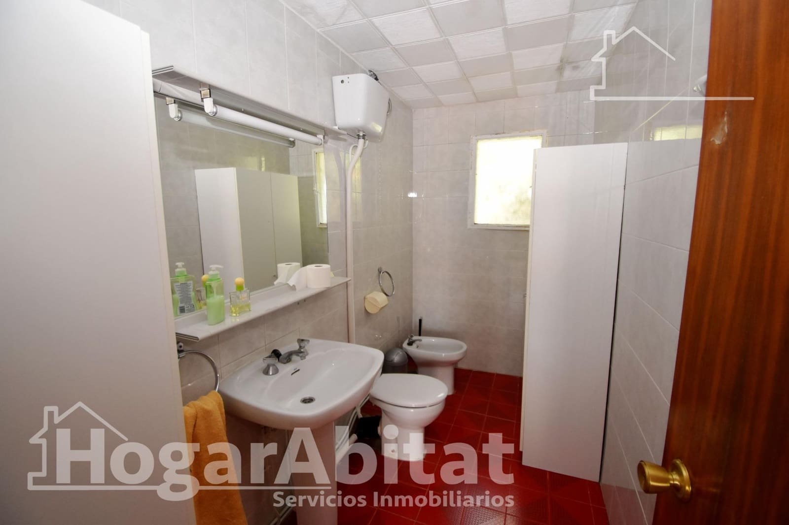 4 bedroom Villa for sale in Carlet with pool garage - € 125,000 (Ref: 9938266)