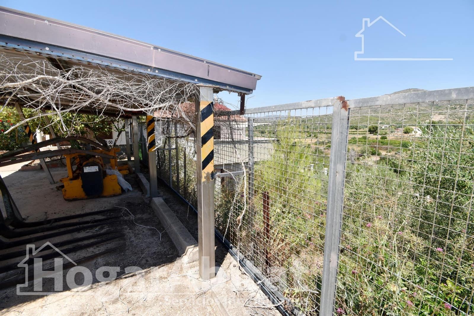 4 bedroom Villa for sale in Carlet with pool garage - € 125,000 (Ref: 9938266)
