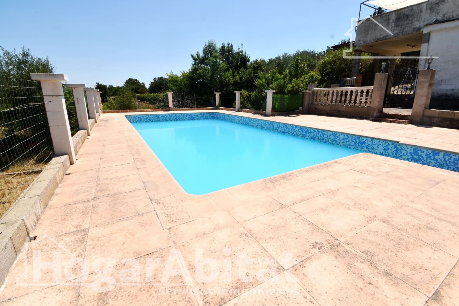 4 bedroom Villa for sale in Carlet with pool garage - € 125,000 (Ref: 9938266)