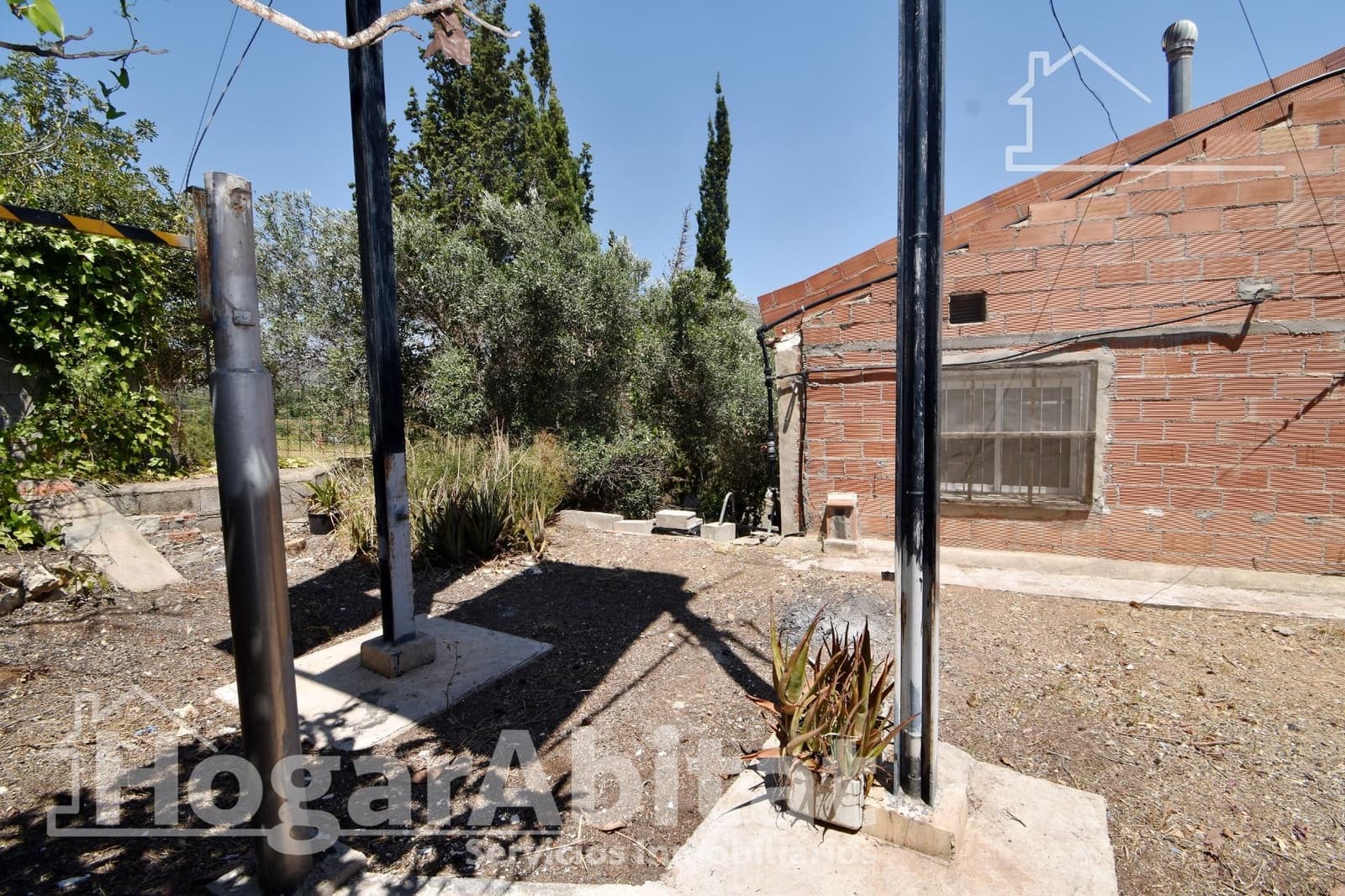 4 bedroom Villa for sale in Carlet with pool garage - € 125,000 (Ref: 9938266)