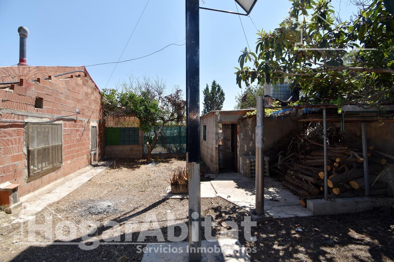 4 bedroom Villa for sale in Carlet with pool garage - € 125,000 (Ref: 9938266)