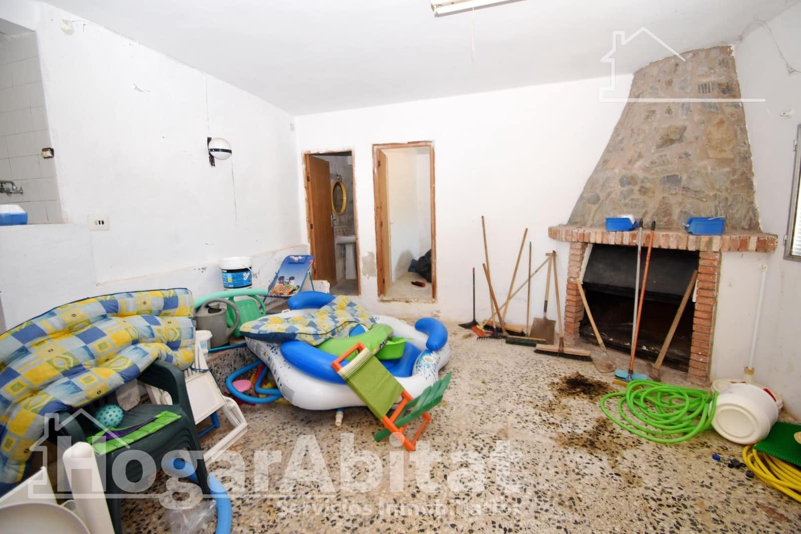 4 bedroom Villa for sale in Carlet with pool garage - € 125,000 (Ref: 9938266)