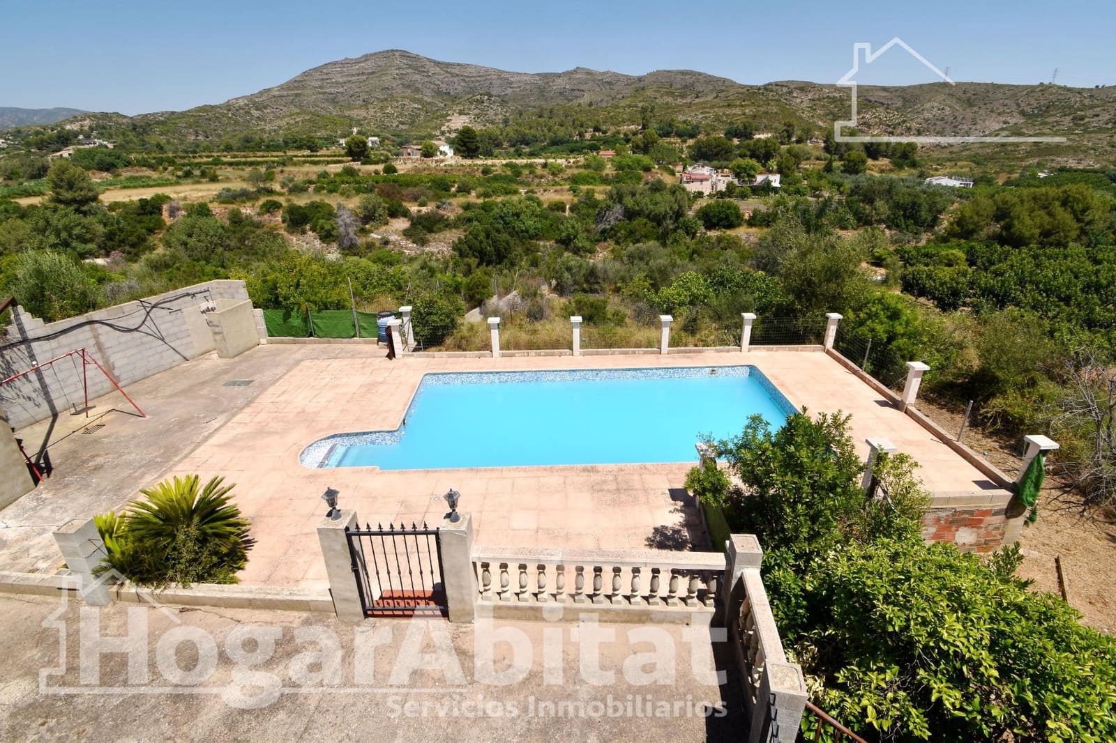 4 bedroom Villa for sale in Carlet with pool garage - € 125,000 (Ref: 9938266)