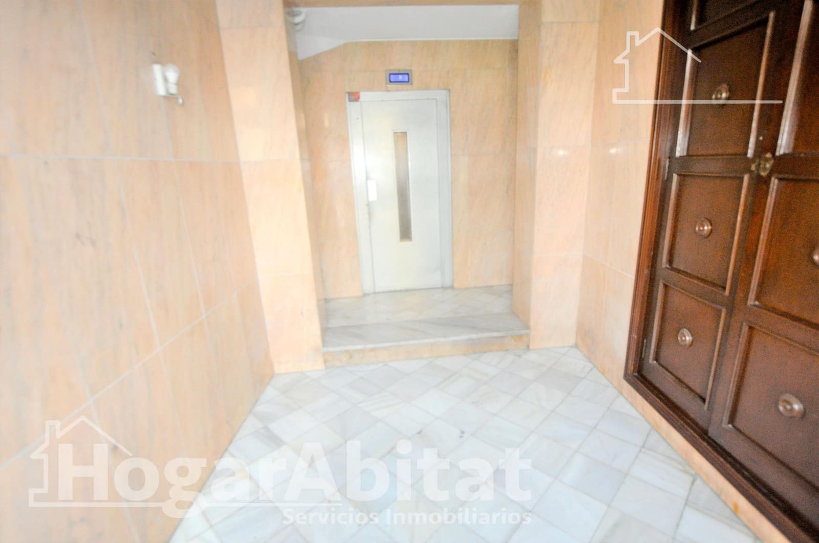 3 bedroom Flat for sale in Valencia city - € 430,000 (Ref: 9940019)