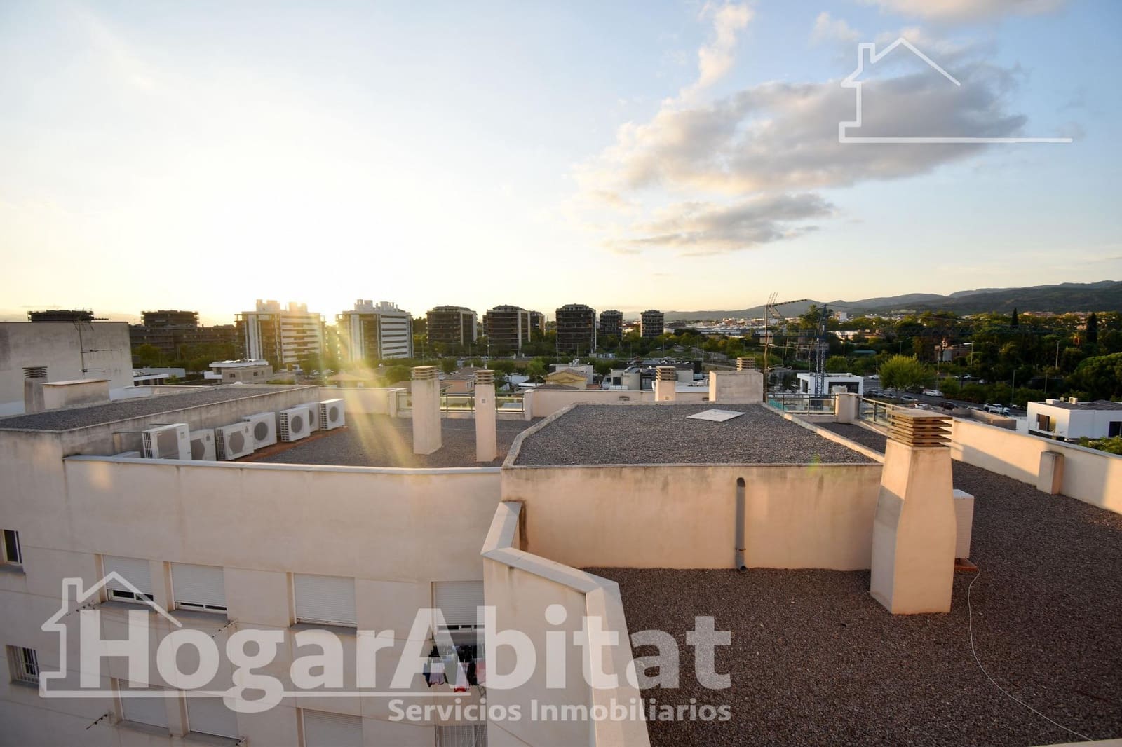 2 makuuhuone Kattohuoneisto myytävänä paikassa Castello de la Plana mukana 
autotalli - 239 900 € (Ref: 9940023)
