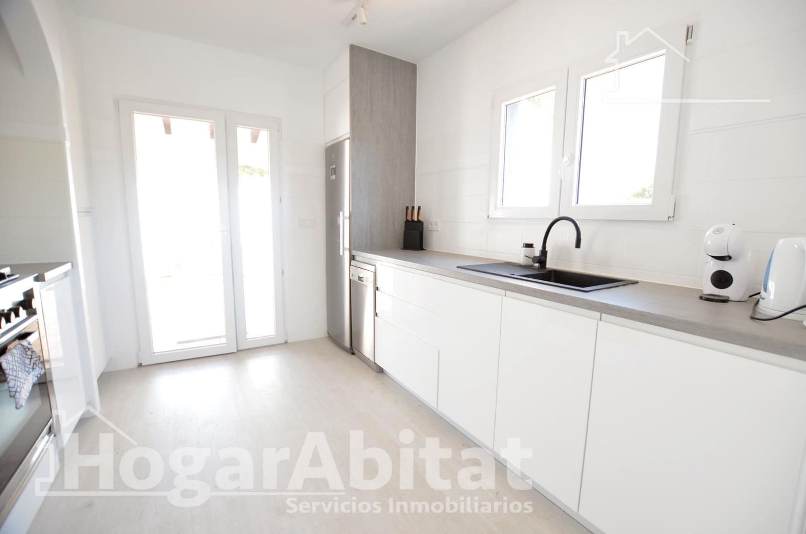 5 bedroom Villa for sale in Calpe / Calp with pool garage - € 719,000 (Ref: 9942567)