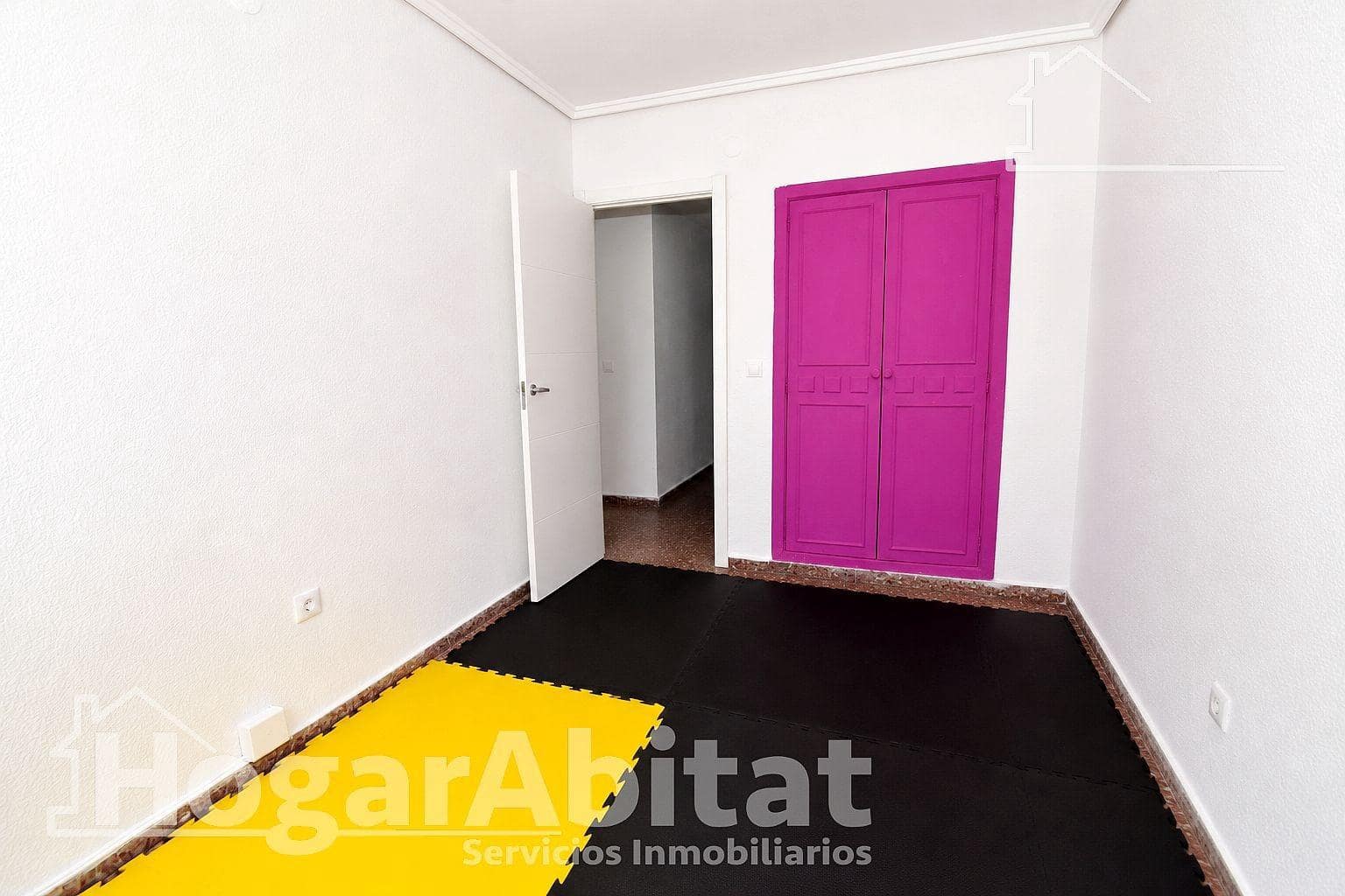 4 bedroom Flat for sale in Alaquas - € 220,000 (Ref: 9942579)