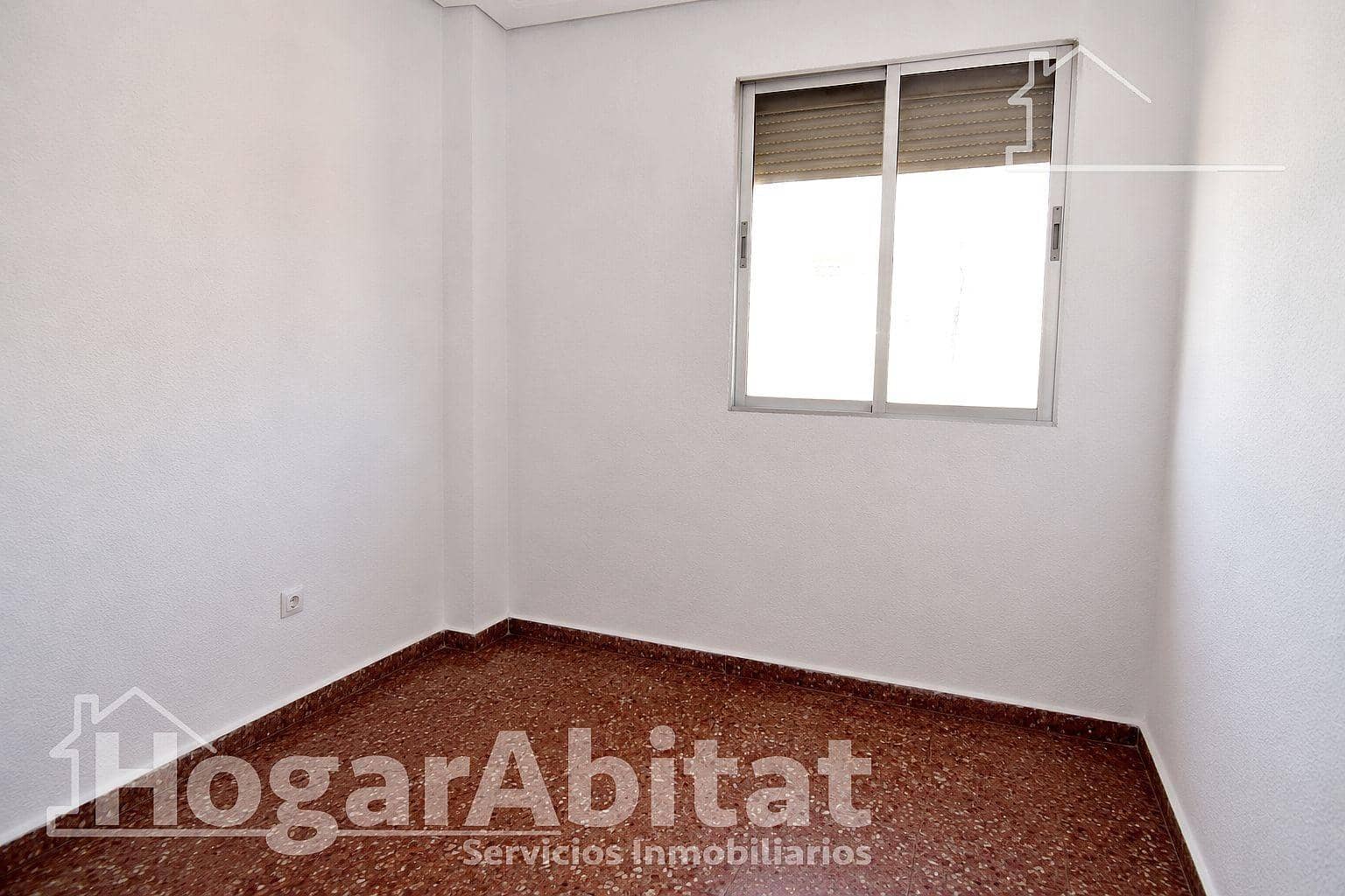 4 bedroom Flat for sale in Alaquas - € 220,000 (Ref: 9942579)