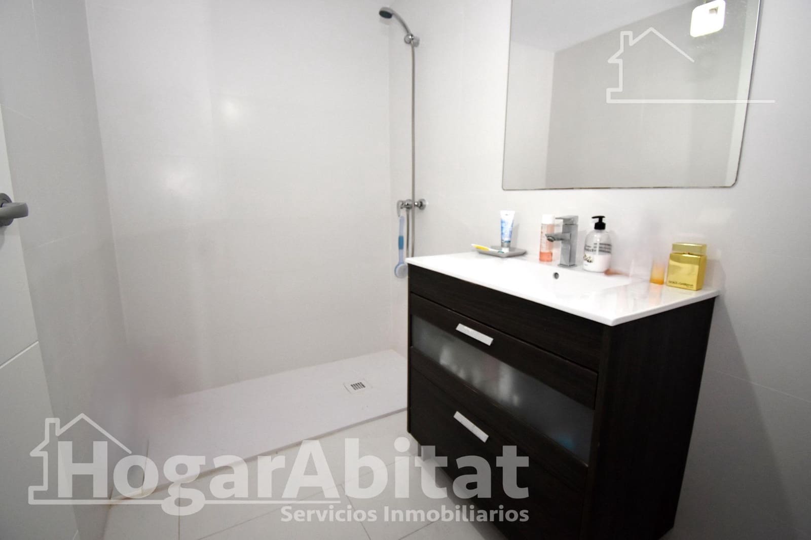 4 bedroom Flat for sale in Alaquas - € 220,000 (Ref: 9942579)