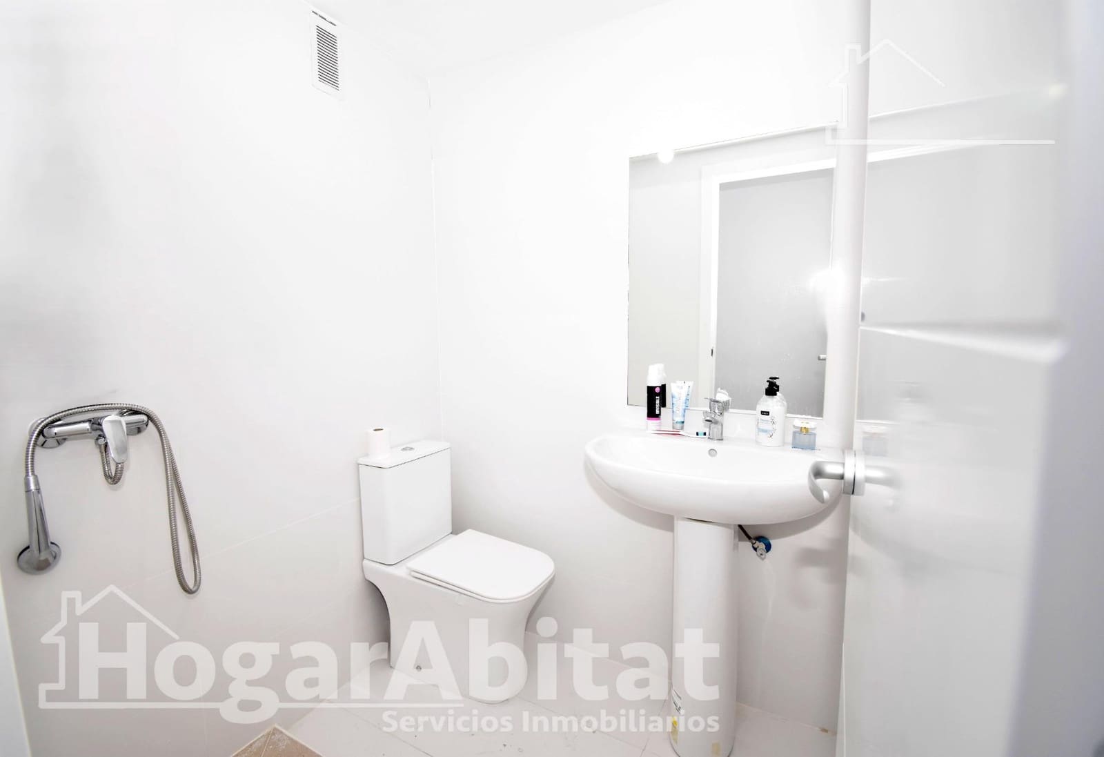 4 bedroom Flat for sale in Alaquas - € 220,000 (Ref: 9942579)