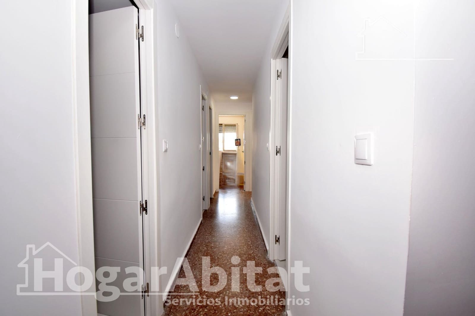 4 bedroom Flat for sale in Alaquas - € 220,000 (Ref: 9942579)