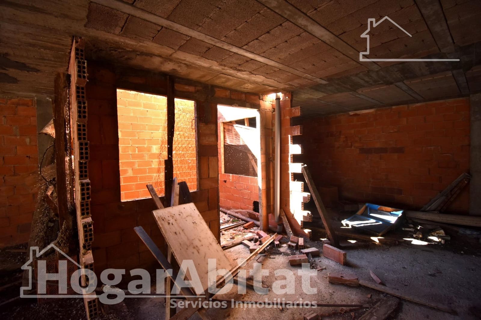 Hus til salgs i Almassora / Almazora - € 99 000 (Ref: 9942583)
