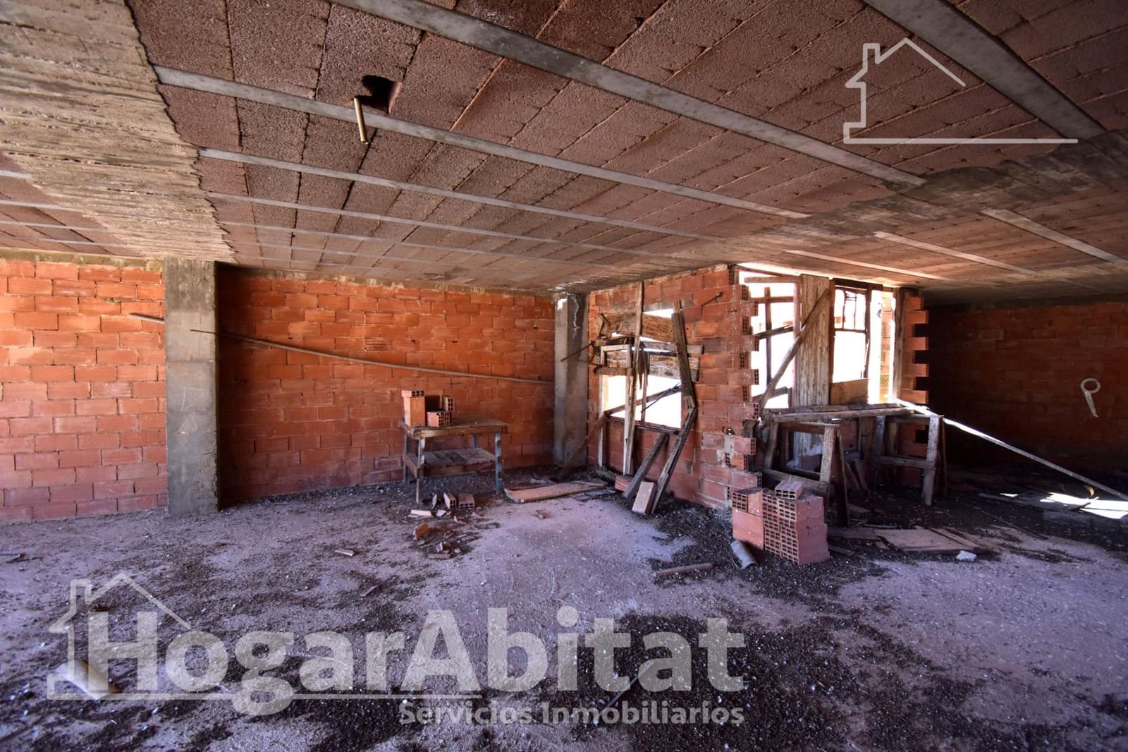 Townhouse for sale in Almassora / Almazora - € 99,000 (Ref: 9942583)