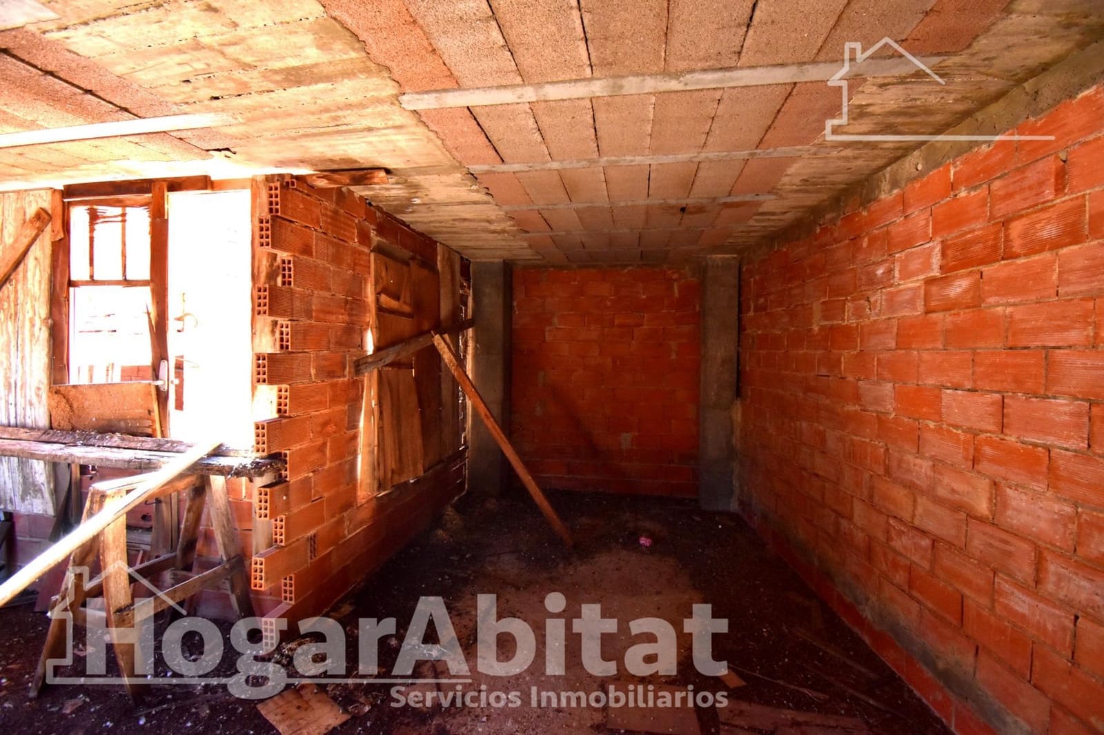 Townhouse for sale in Almassora / Almazora - € 99,000 (Ref: 9942583)