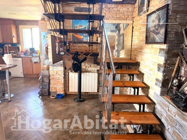 6 Zimmer Villa zu verkaufen in Chiva mit Pool Garage - 450.000 € (Ref: 9945769)