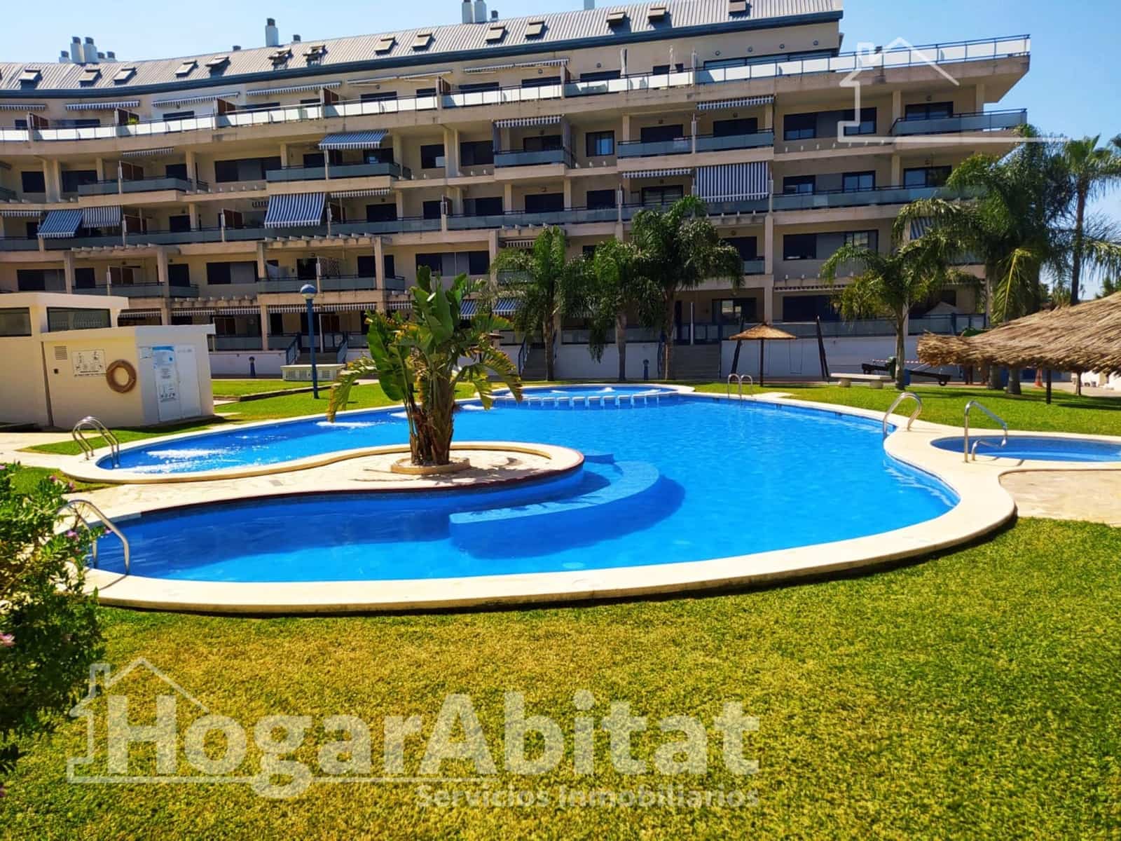 2 slaapkamer Flat te koop in Denia met zwembad - € 370.000 (Ref: 9949845)
