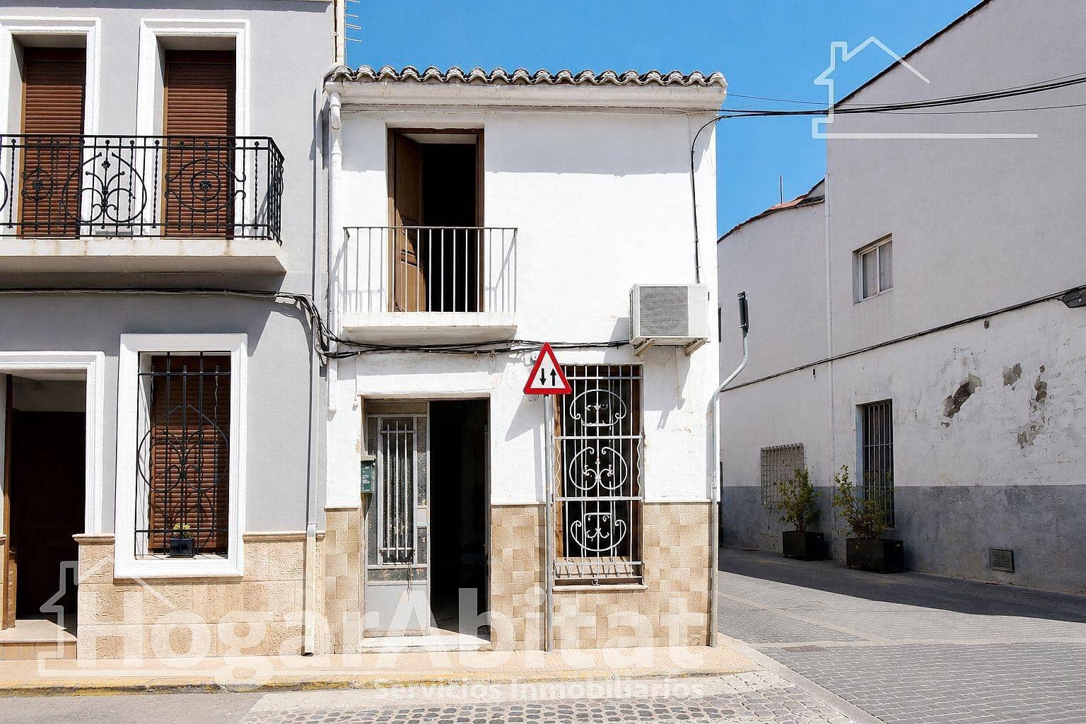 2 bedroom Townhouse for sale in Catarroja - € 80,000 (Ref: 9952692)