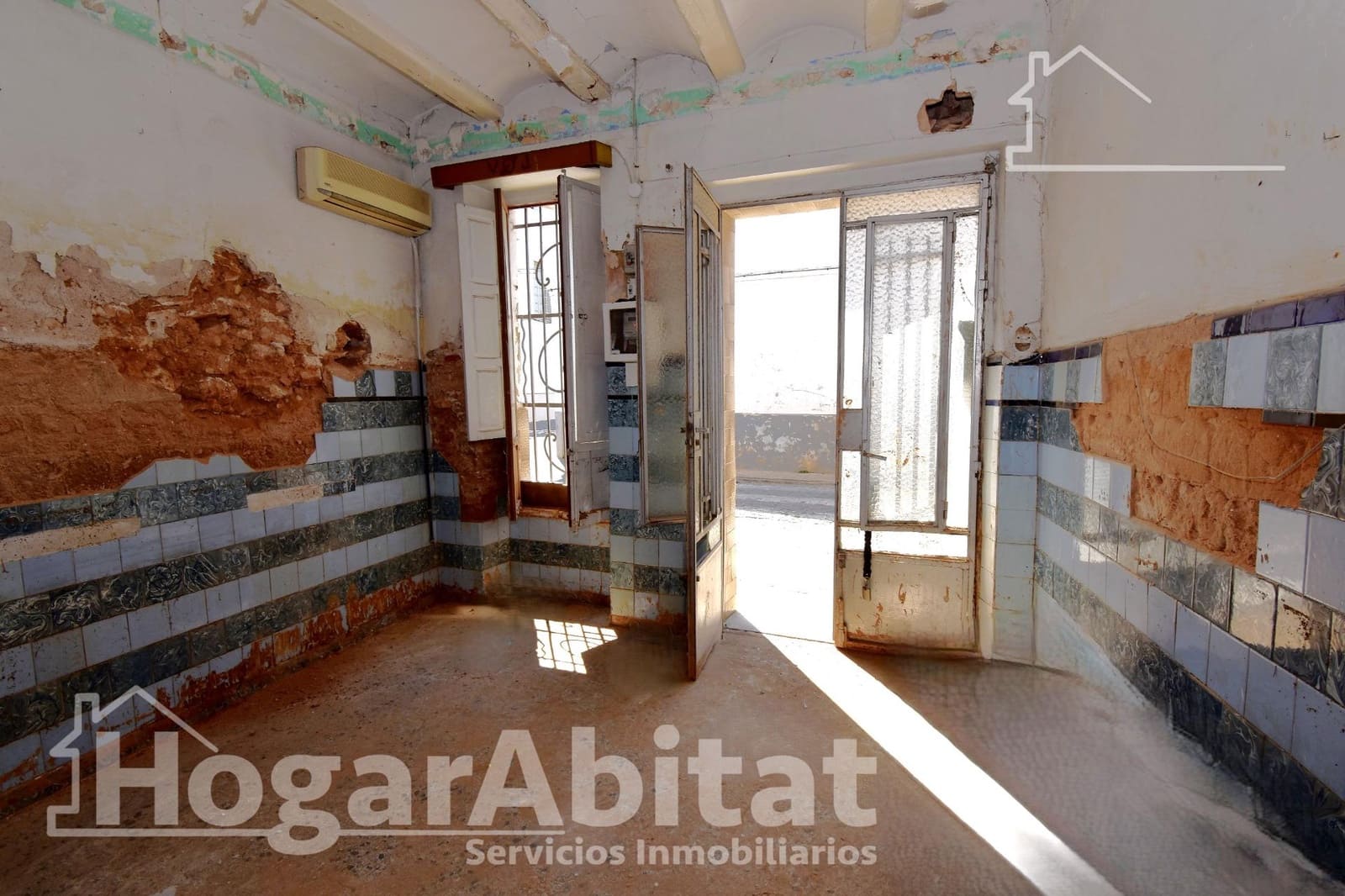 2 bedroom Townhouse for sale in Catarroja - € 80,000 (Ref: 9952692)