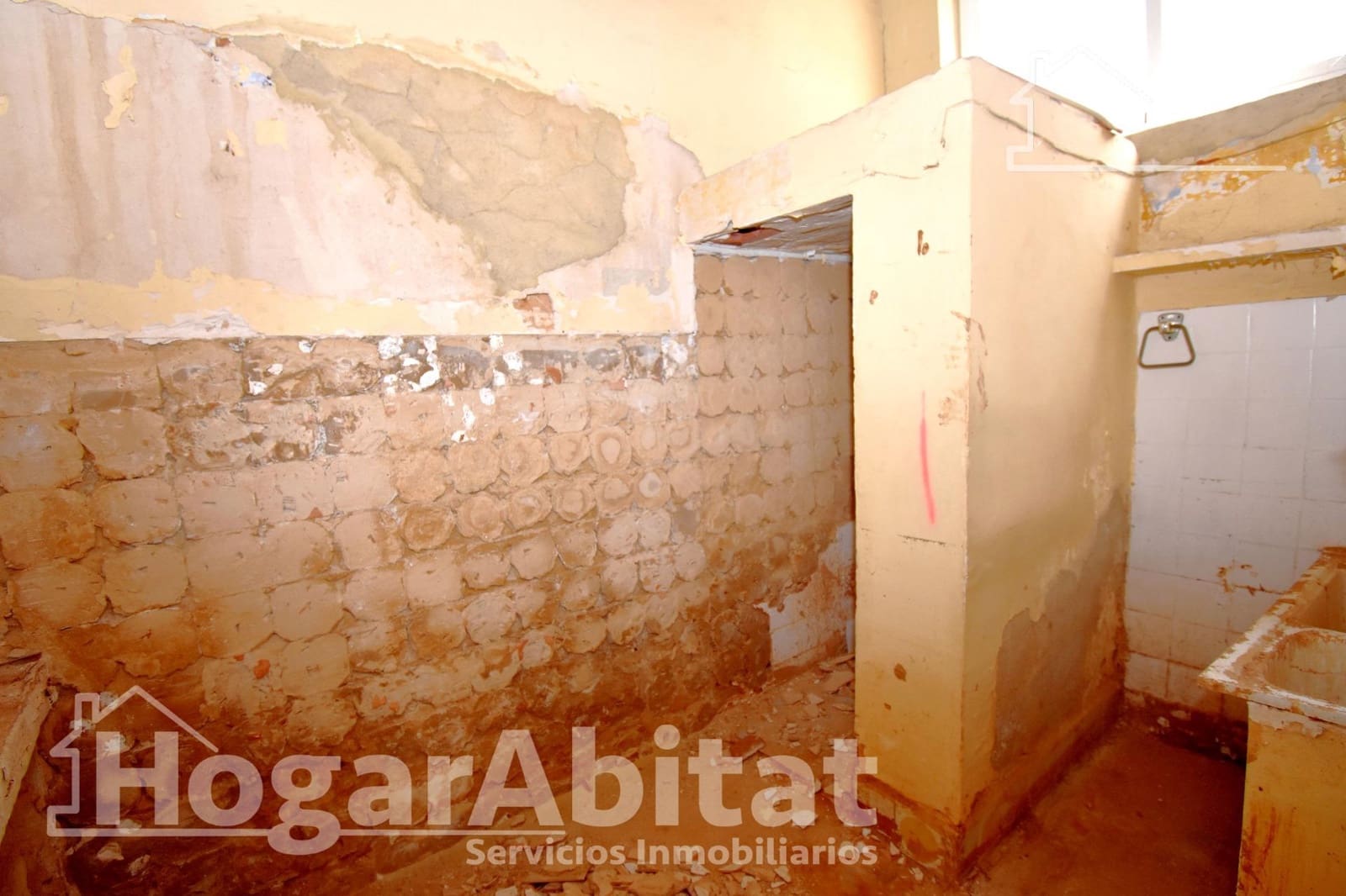 2 bedroom Townhouse for sale in Catarroja - € 80,000 (Ref: 9952692)