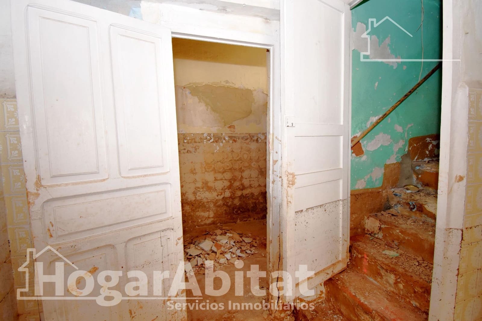 2 bedroom Townhouse for sale in Catarroja - € 80,000 (Ref: 9952692)