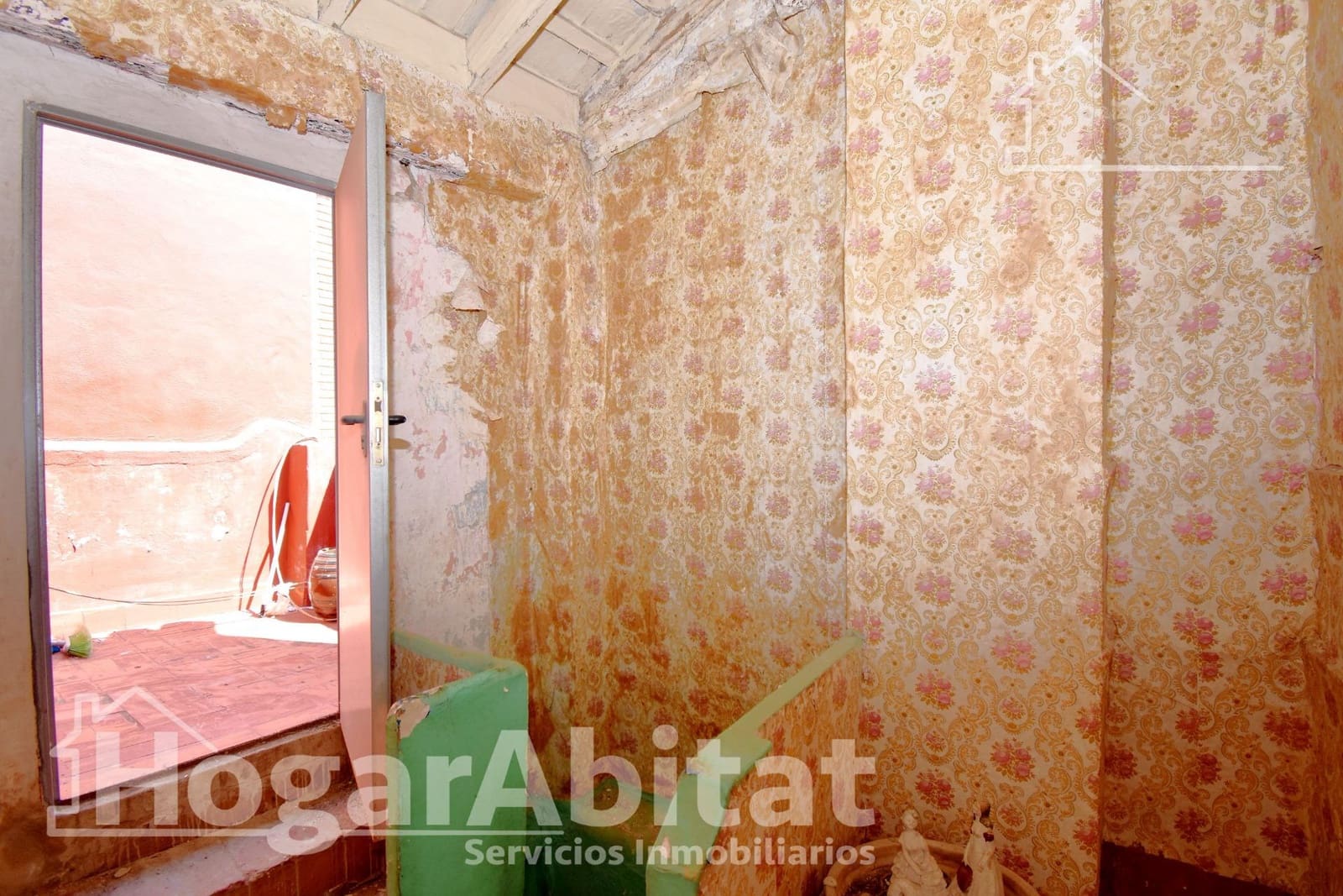 2 bedroom Townhouse for sale in Catarroja - € 80,000 (Ref: 9952692)