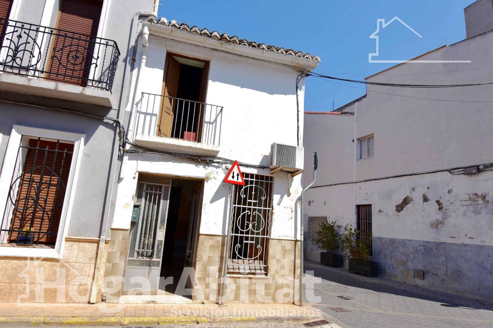 2 bedroom Townhouse for sale in Catarroja - € 80,000 (Ref: 9952692)