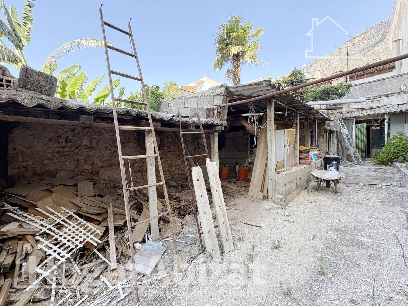 5 bedroom Townhouse for sale in Tavernes de la Valldigna - € 85,000 (Ref: 9954276)