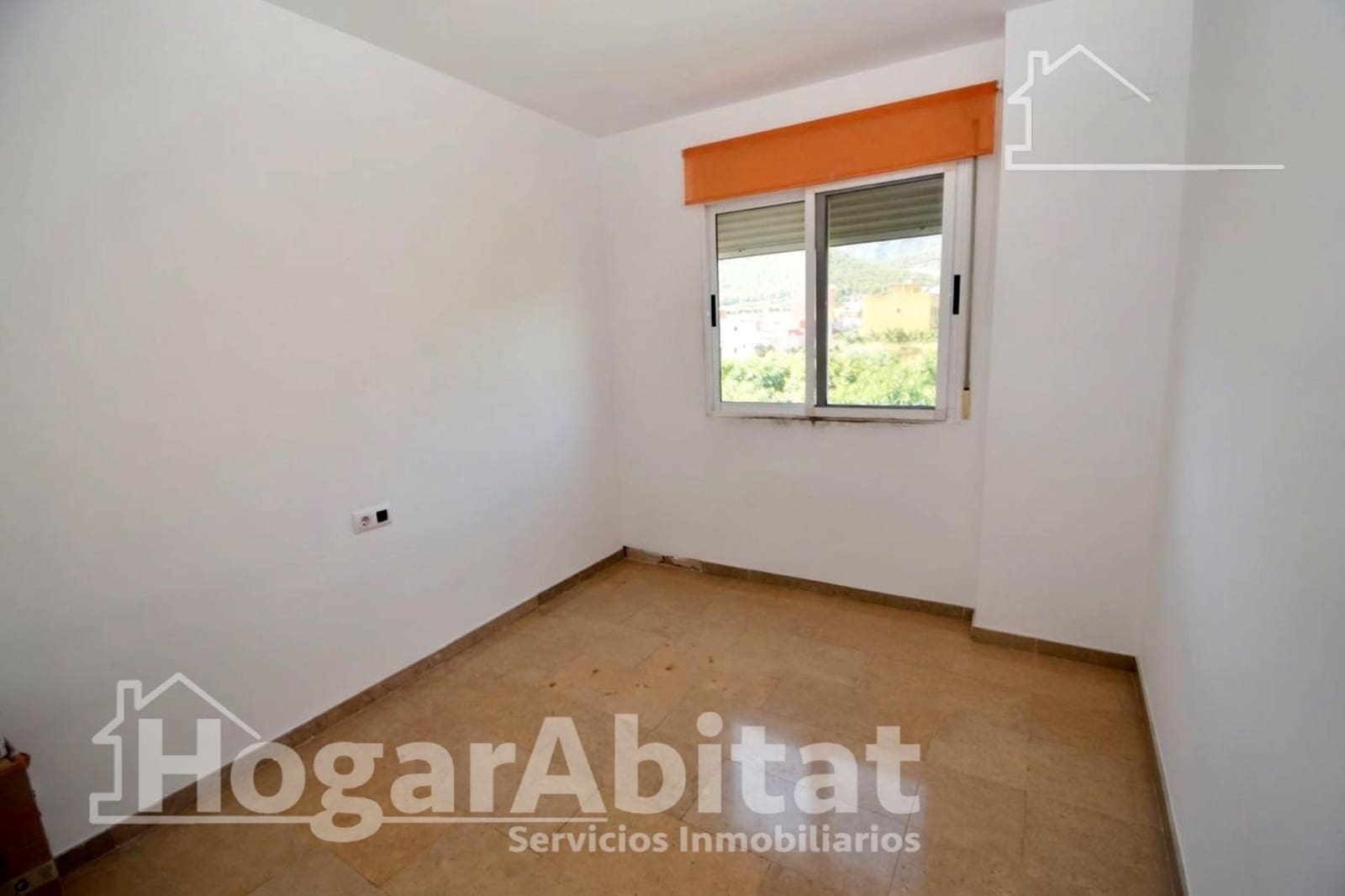Piso de 3 habitaciones en Llaurí en venta - 115.000 € (Ref: 9958035)