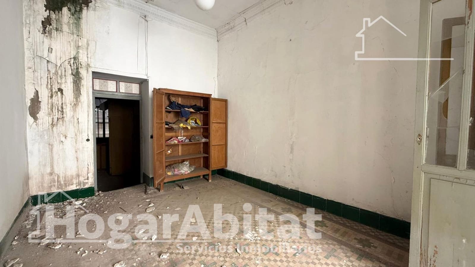 4 makuuhuone Omakotitalo myytävänä paikassa Oliva mukana 
autotalli - 170 000 € (Ref: 9962767)