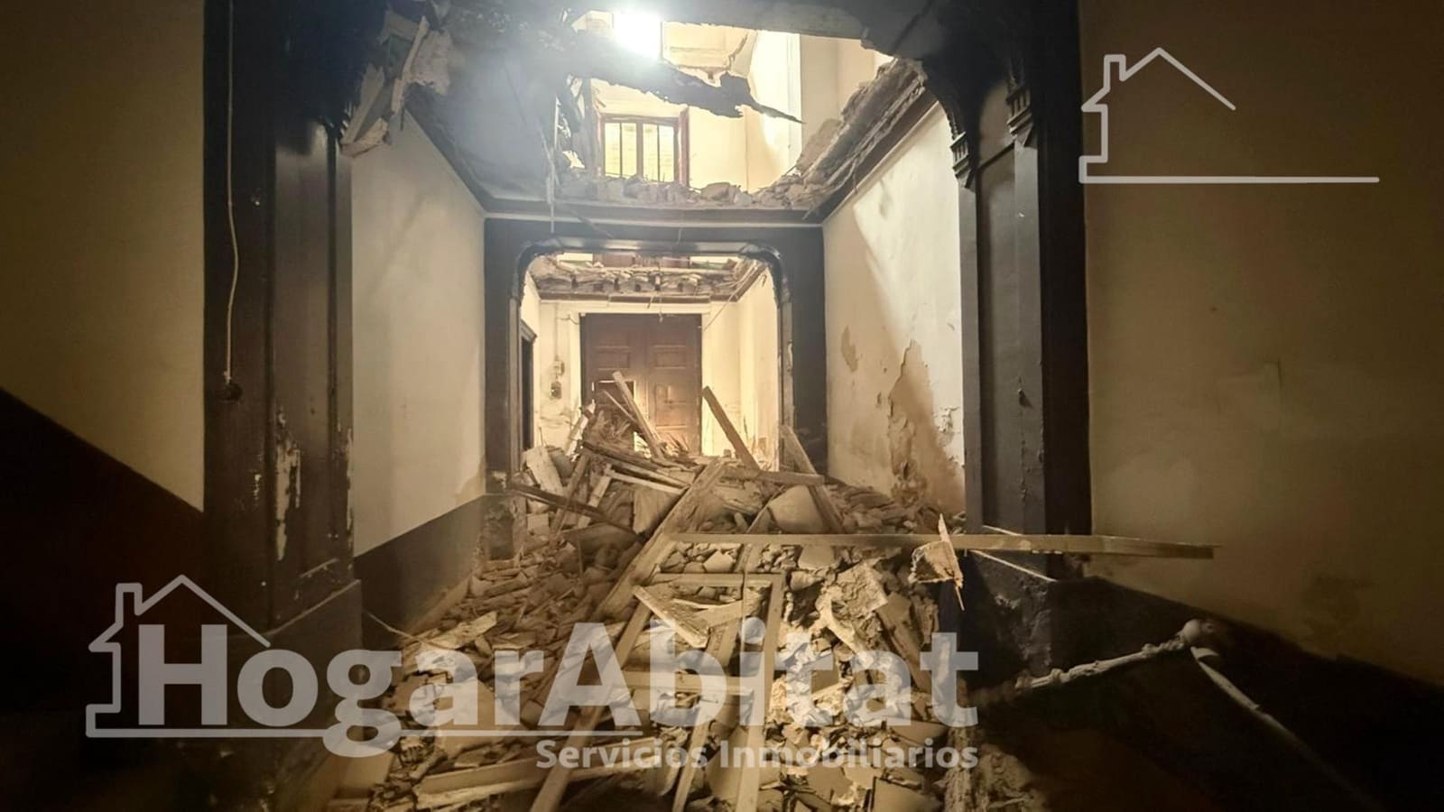 4 makuuhuone Omakotitalo myytävänä paikassa Oliva mukana 
autotalli - 170 000 € (Ref: 9962767)