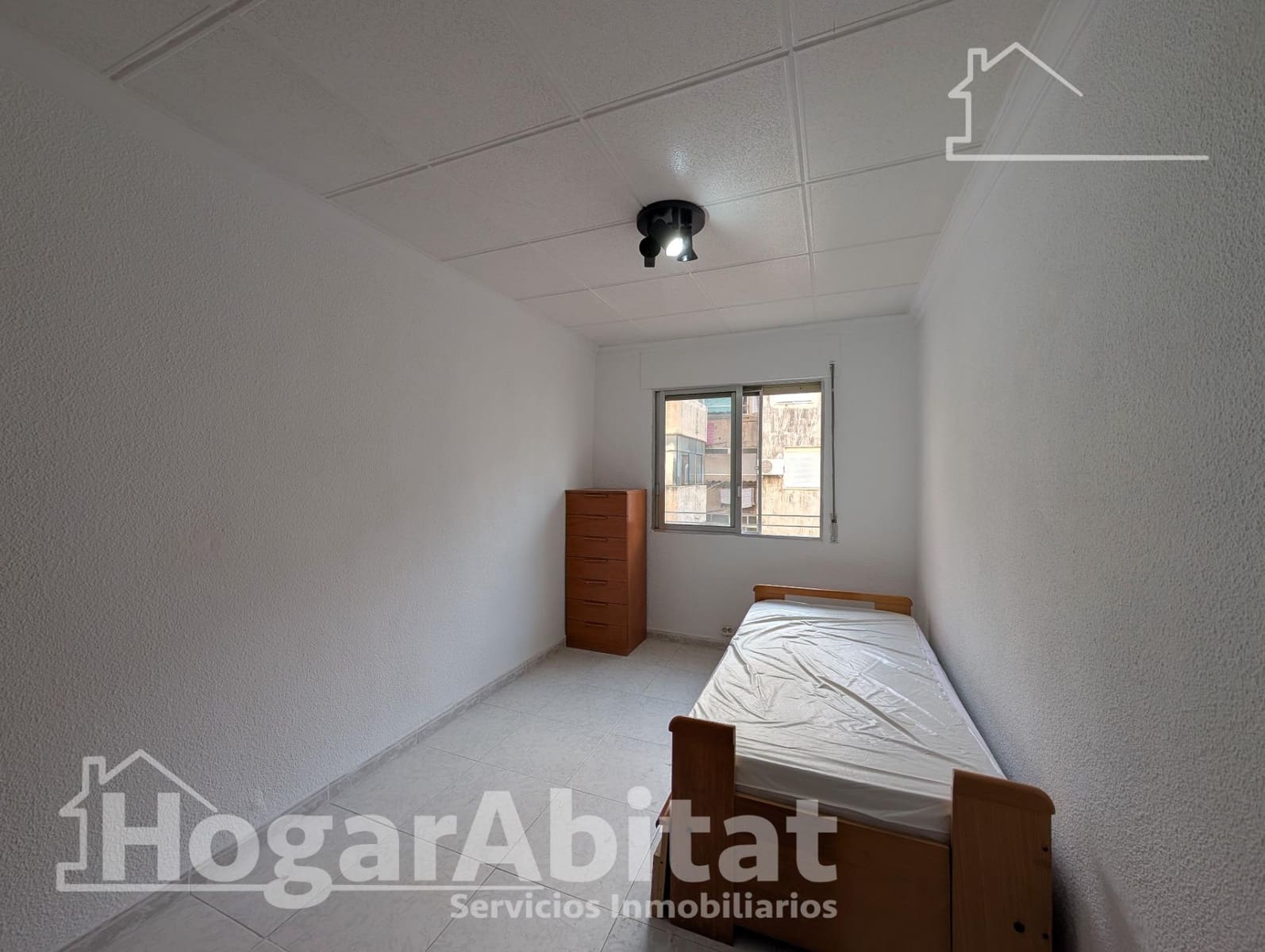 3 slaapkamer Flat te koop in Alicante stad - € 155.000 (Ref: 9965332)