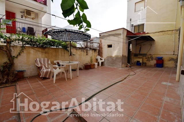 6 bedroom Terraced Villa for sale in Oropesa  - € 280,000 (Ref: 9970643)