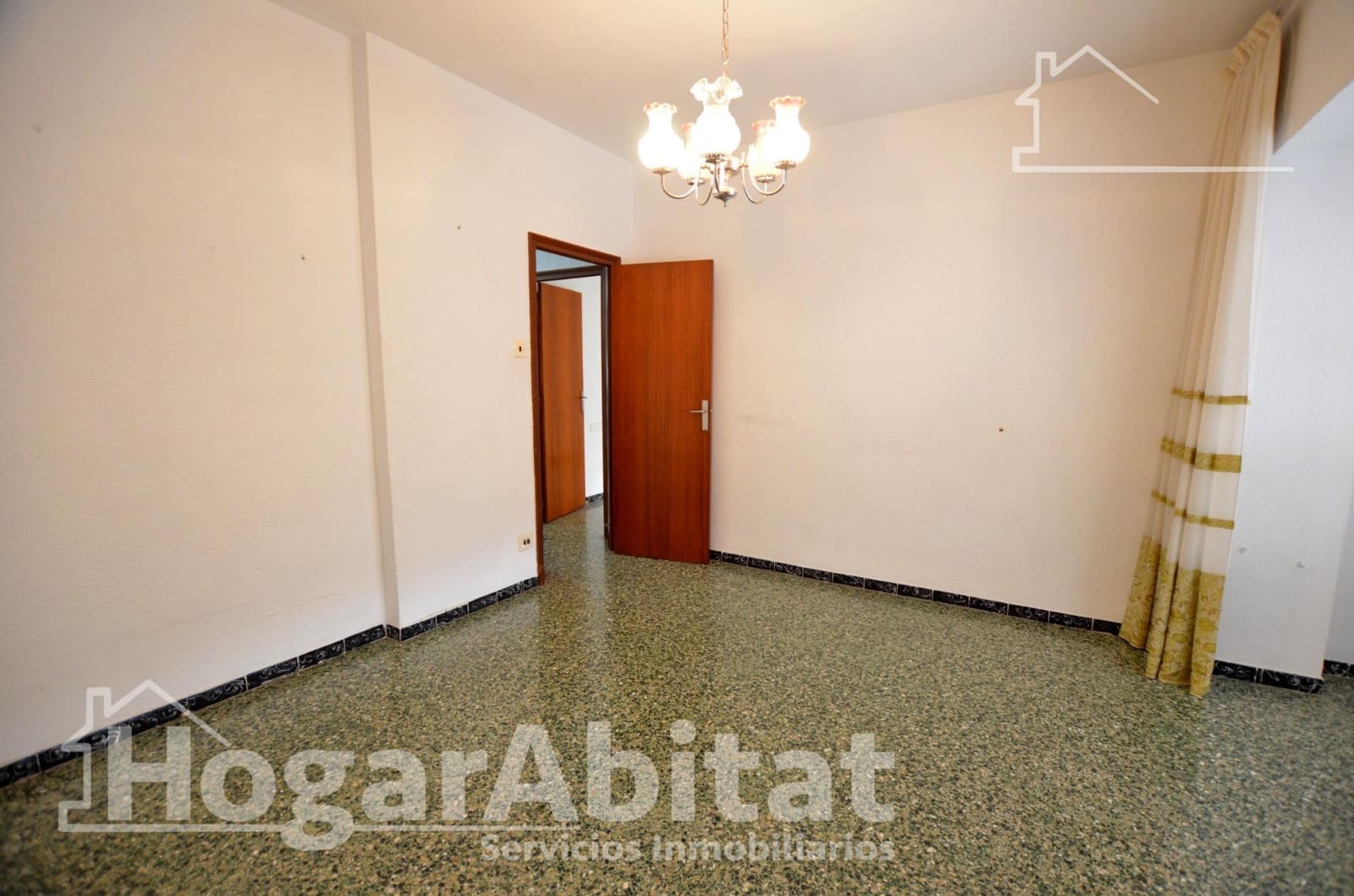 4 bedroom Flat for sale in San Vicente / Sant Vicent del Raspeig - € 240,000 (Ref: 9973365)
