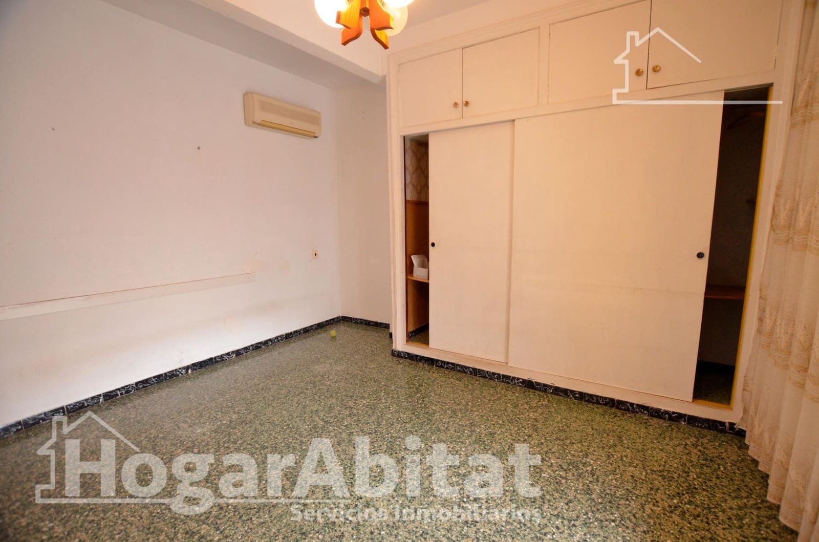 4 bedroom Flat for sale in San Vicente / Sant Vicent del Raspeig - € 240,000 (Ref: 9973365)