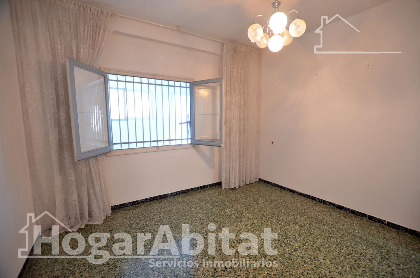 4 bedroom Flat for sale in San Vicente / Sant Vicent del Raspeig - € 240,000 (Ref: 9973365)