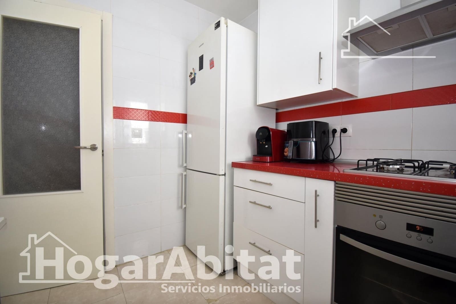 3 bedroom Flat for sale in Castello de la Plana - € 89,000 (Ref: 9975480)