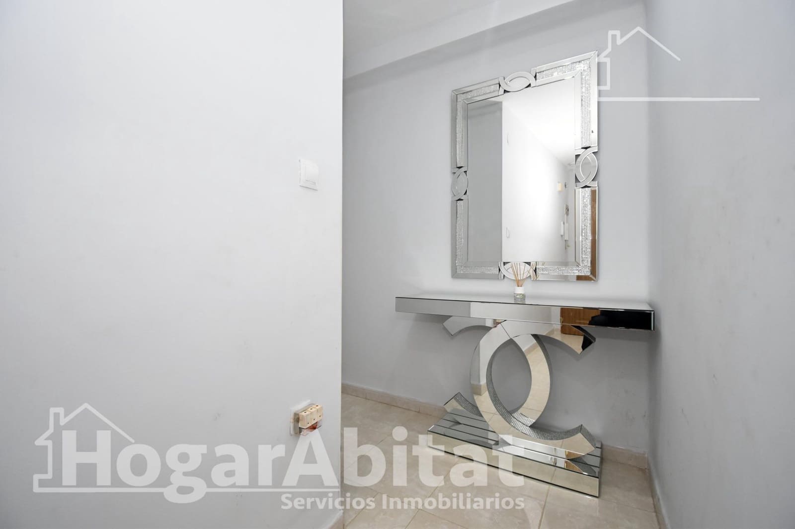 3 bedroom Flat for sale in Castello de la Plana - € 89,000 (Ref: 9975480)